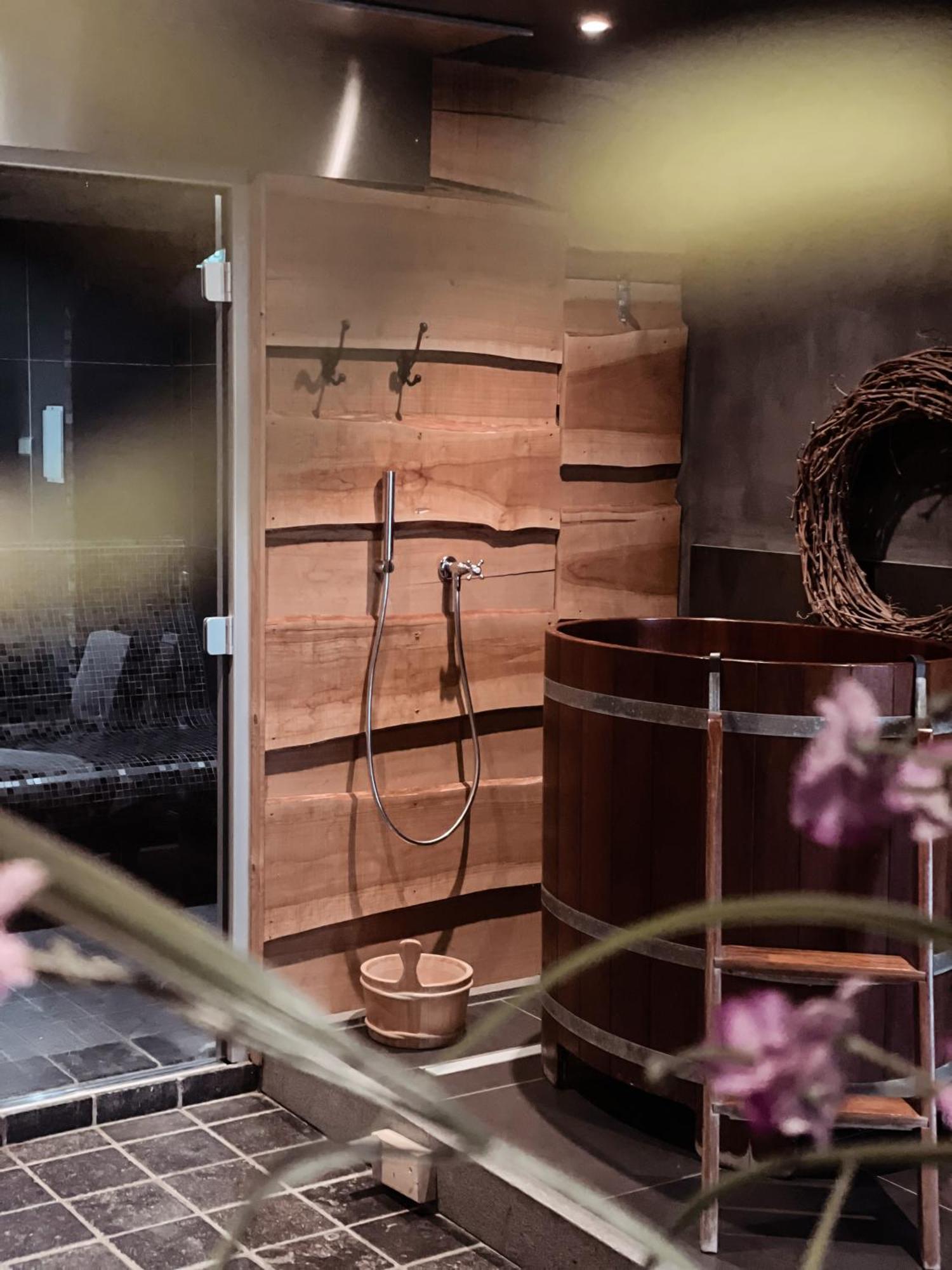 Betuwsch Badhuys Bed & Breakfast Lienden ภายนอก รูปภาพ